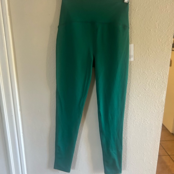 Beyond Yoga Power Beyond Strive high waisted midi legging in Meadow Green NWT - Picture 2 of 8
